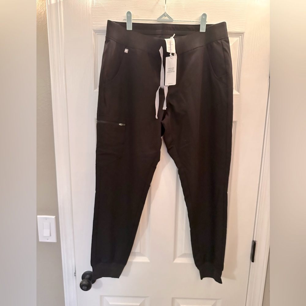Figs Zamora Jogger Scrub Bottoms - Black